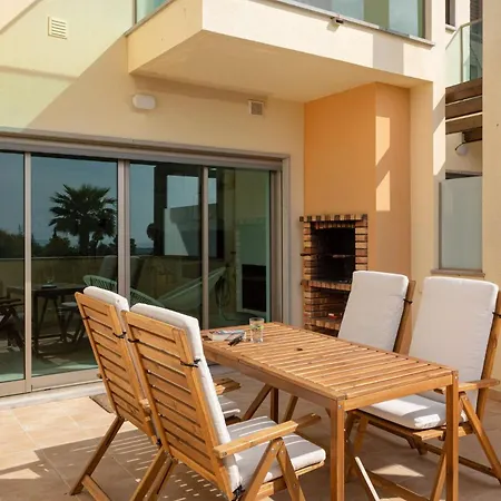Poolside Family بيت ضيافة البوفيرا