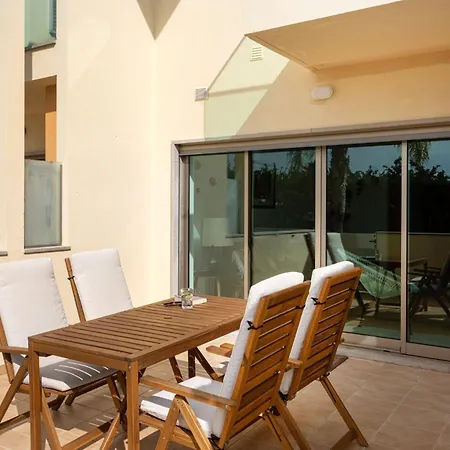 Poolside Family بيت ضيافة البوفيرا