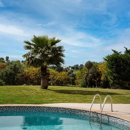 Poolside Family 3*